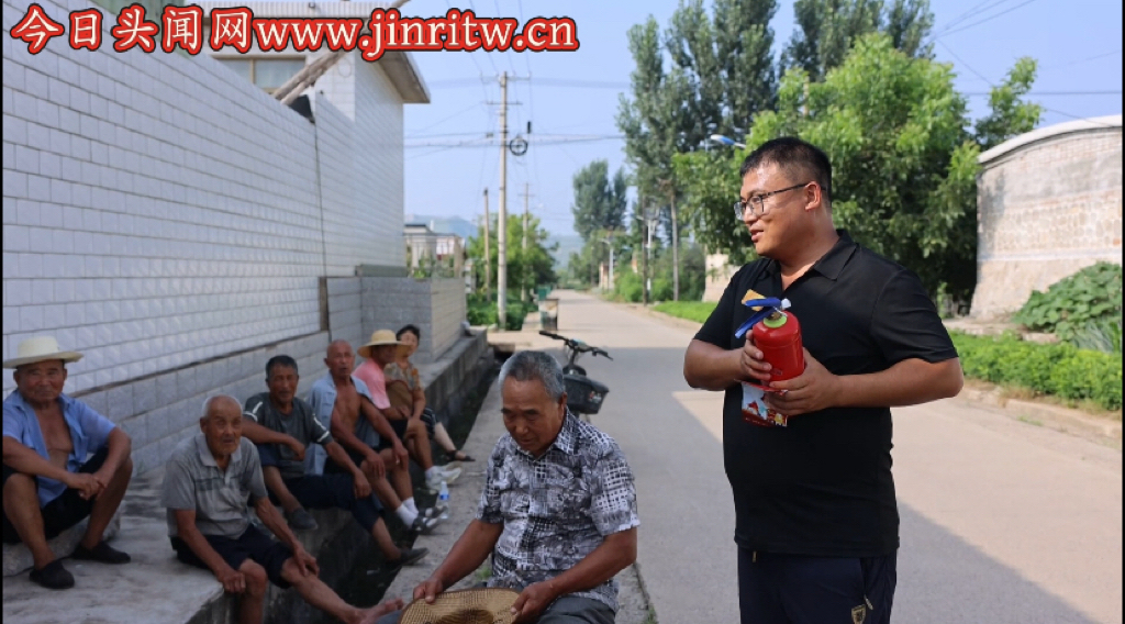 <strong>河北卢龙：退役不“褪色” 爱心献家乡</strong>